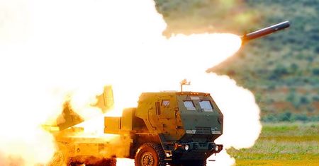 Pierwszy HIMARS zniszczony w Ukrainie. Rosjanie trafili go rakietą