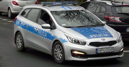 Gdańsk. Policjanci zatrzymali pijanego policjanta. Zasnął za kierownicą