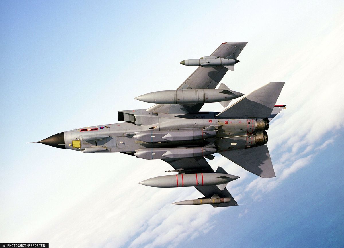 Samolot bojowy z rakietami Storm Shadow
