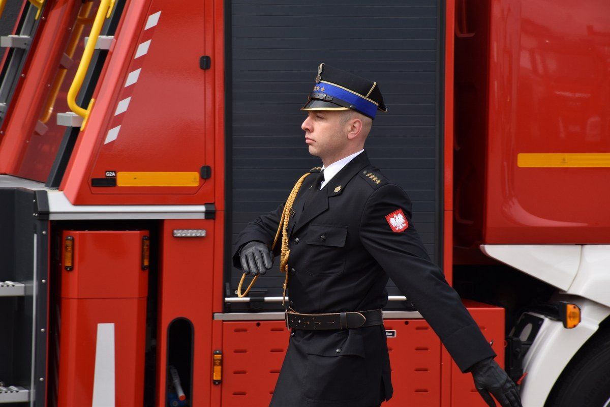 W piątek, 16 maja na placu Komendy Miejskiej Państwowej Straży Pożarnej w Kaliszu odbył się uroczysty apel z okazji Dnia Strażaka. Była to okazja do nadania odznaczeń i stopni służbowych kaliskim strażakom