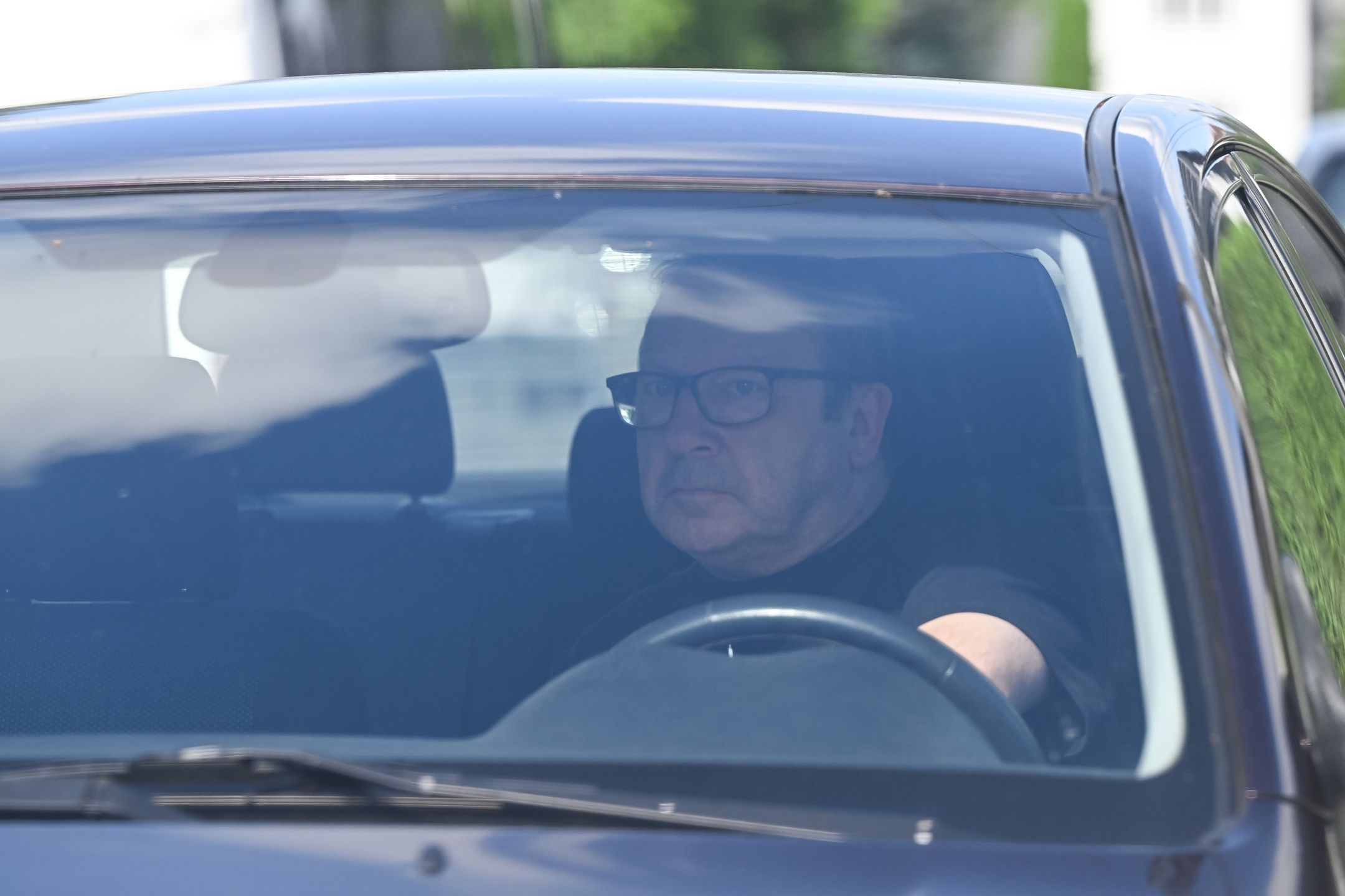 Zbigniew Zamachowski zatrzymał samochód na skrzyżowaniu