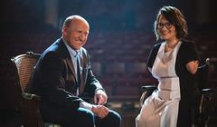 Piotr Fronczewski, Julia Wieniawa i Michał Szpak w spotach promujących Fundację Polsat (wideo)