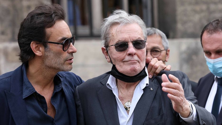Alain Delon z starszym synem Anthonym  (wrzesień 2021 r.)