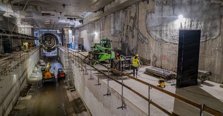 Tarcza stoi już prawie 1,5 roku. PKP PLK nie wyklucza zmiany wykonawcy