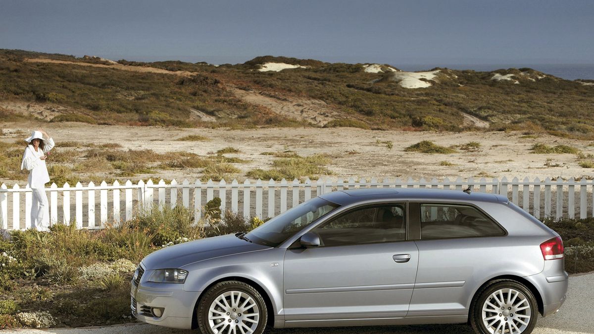 Brat golfa w wersji premium. Podpowiadamy, kiedy warto wybrać audi zamiast volkswagena.