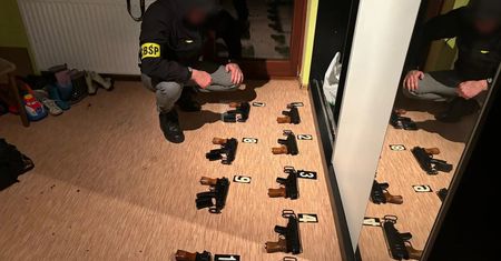 Sprzedawał broń przestępcom. Polski handlarz zatrzymany przez Europol