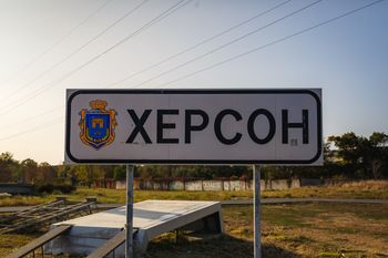 Chersoń pod ostrzałem. 18 bomb spadło na miasto, są ofiary i ranni