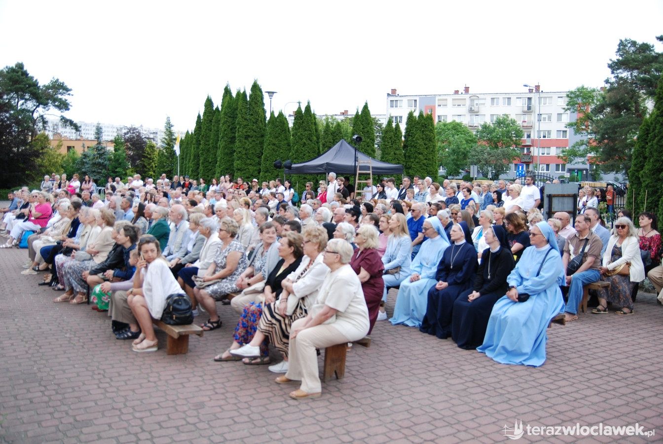 Koncert muzyki chrześcijańskiej na Zazamczu