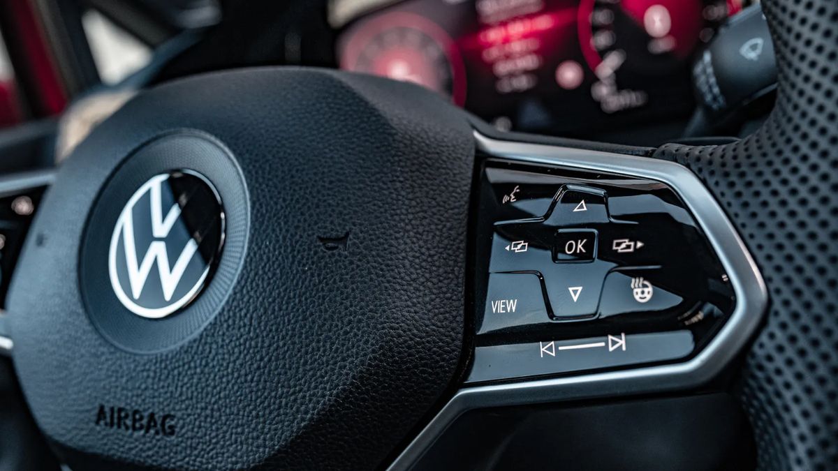 Dotykowe przyciski nie są zbyt wygodne w obsłudze