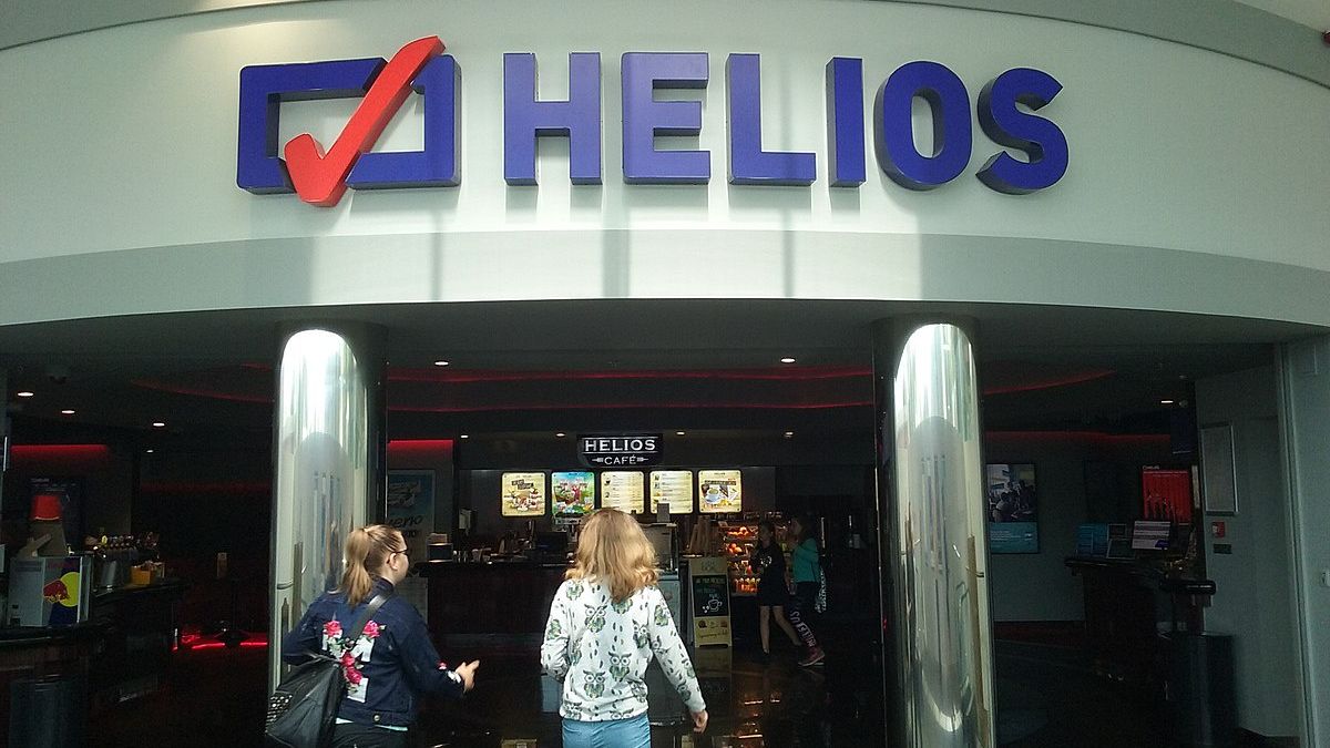 Agora: frekwencja w kinach może spaść o połowę. Sieć Helios na razie zamknięta. 