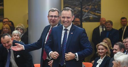 Karol Nawrocki chce zmian dla 400 tys. emerytów. Ile wyniosłaby waloryzacja?