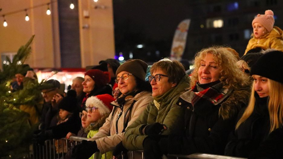 Koncerty i pokazy taneczne na scenie przy Wojewódzkim Domu Kultury przyciągnęły wielką widownią