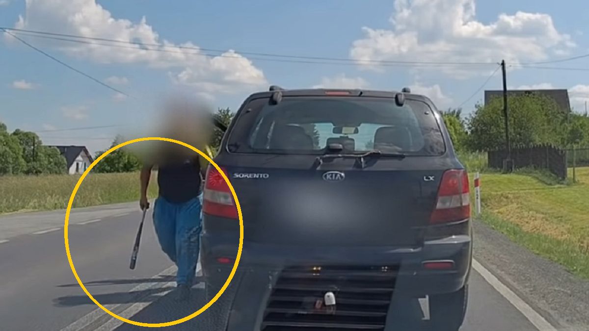 Kierowca wyszedł z samochodu z kijem
