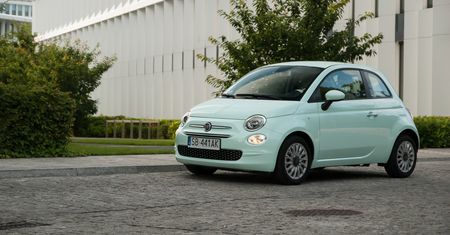 Wyprzedaż rocznika 2020 – Fiat obniżył ceny rodziny 500