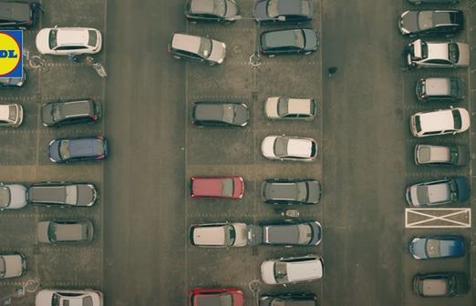 Lidl w nowej kampanii tłumaczy, dlaczego warto robić tu zakupy