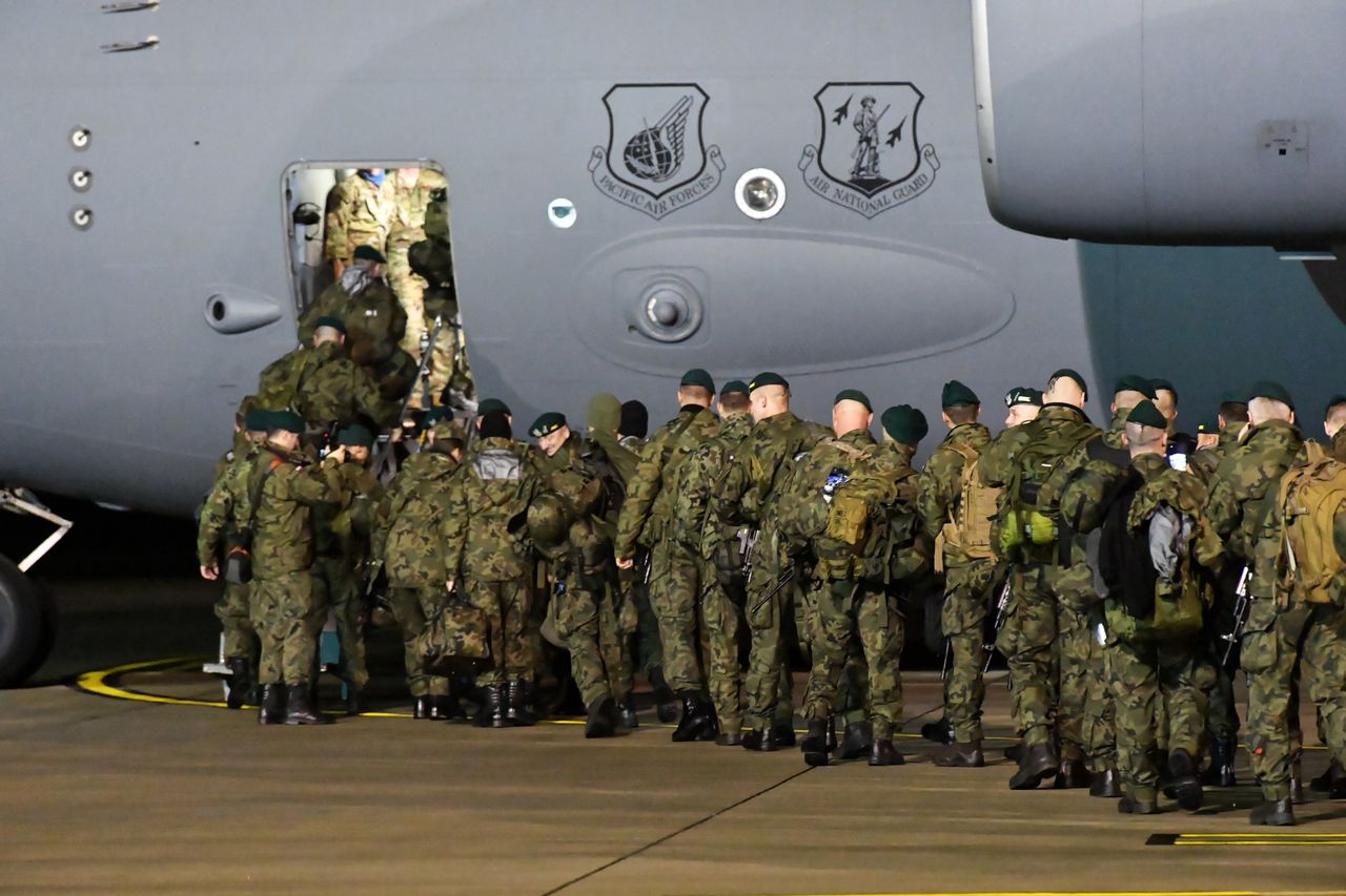 Jens Stoltenberg: Żołnierze NATO, w tym polskie wojska, misję w Afganistanie skończą razem z żołnierzami USA (zdjęcie ilustracyjne)