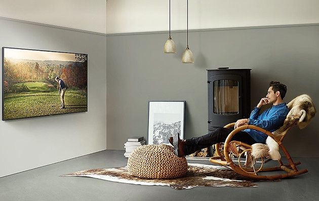 Samsung RU8002 ściana