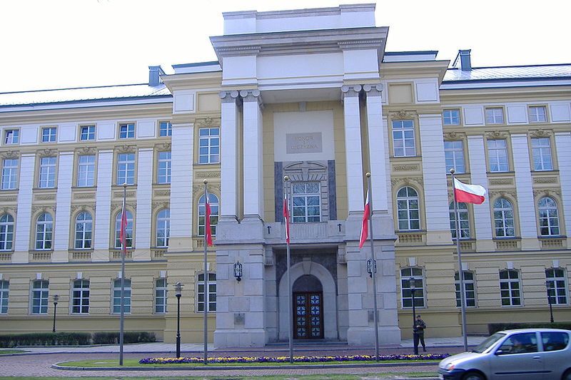 Polska władza idzie na zakupy. Szuka prawie 43 tysięcy komórek 2