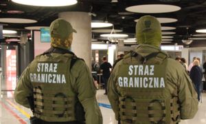 Nie poleciała na wakacje. Wystarczył jeden żart