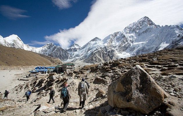 Mount Everest - wyprawa na najwyższy szczyt Ziemi i na dno jaskini