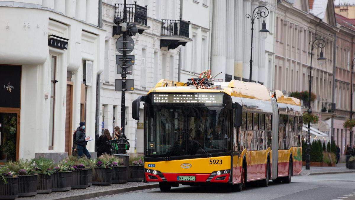 autobus tramwaj warszawa ztm komunikacja miejska transport publiczny