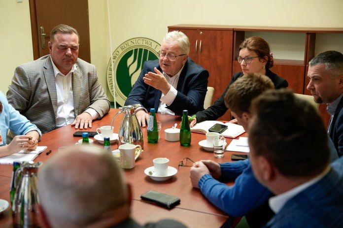 Szarek komośnik pustoszy uprawy. Będzie pomoc resortu?