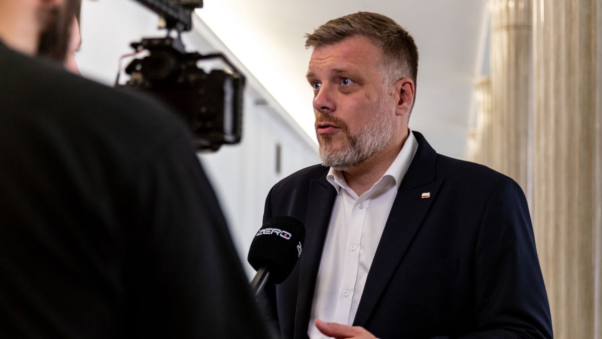 Extreme left wing MP Adrian Zandberg attends the plenary proceedings in Polish parliament to participate in the vote of confidence for Polish government in Warsaw, capital of Poland on June 11, 2025. The government was granted the constitutional confidence with 241 to 210 votes and can continue the work. (Photo by Dominika Zarzycka/NurPhoto via Getty Images)