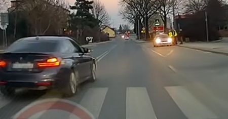 Kierowca BMW wyprzedził na pasach. Szybko pożałował