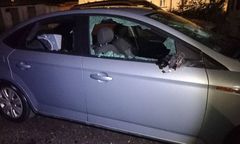 Chwycił za siekierę. Zdewastował zaparkowane auta