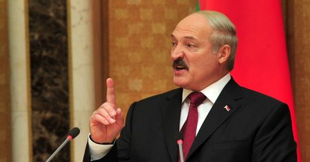 "Referendum" na Białorusi. Mińsk może mieć broń jądrową