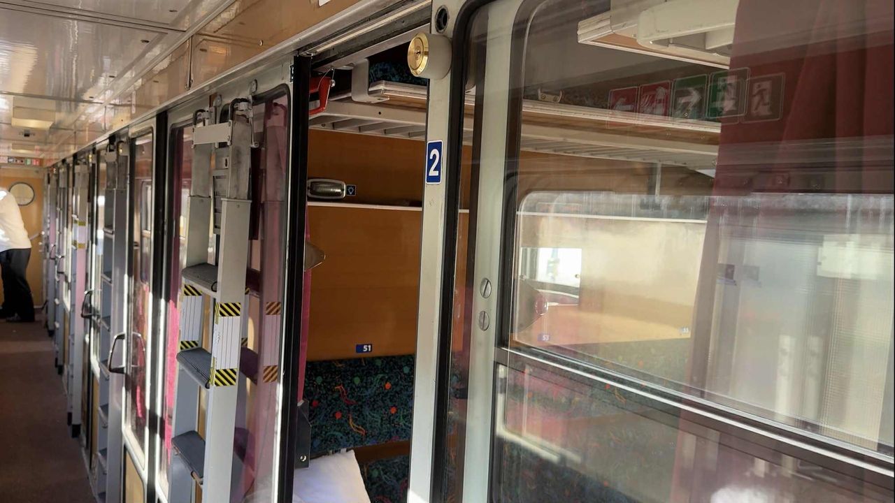 Pociąg do Chorwacji. Tak wyglądają przedziały polskie i węgierskie