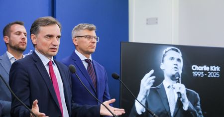 PiS jak Trump i Orban. Chce uznania Antify za organizację terrorystyczną
