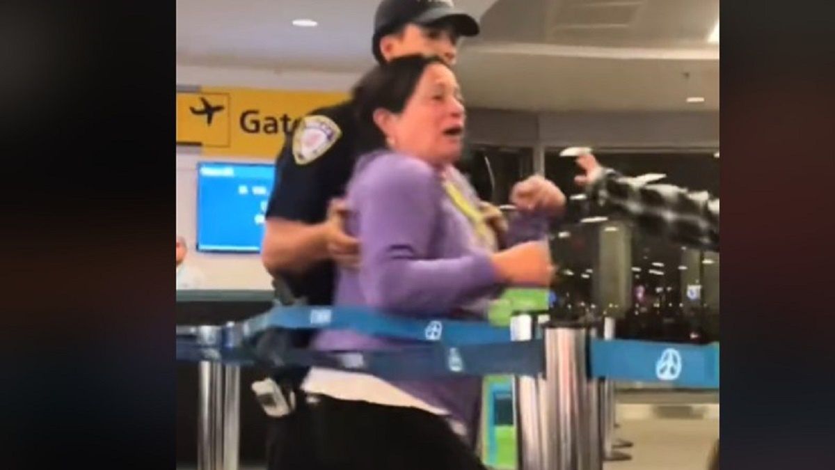 Dantejskie sceny na lotnisku. Zachowanie sióstr szokuje 