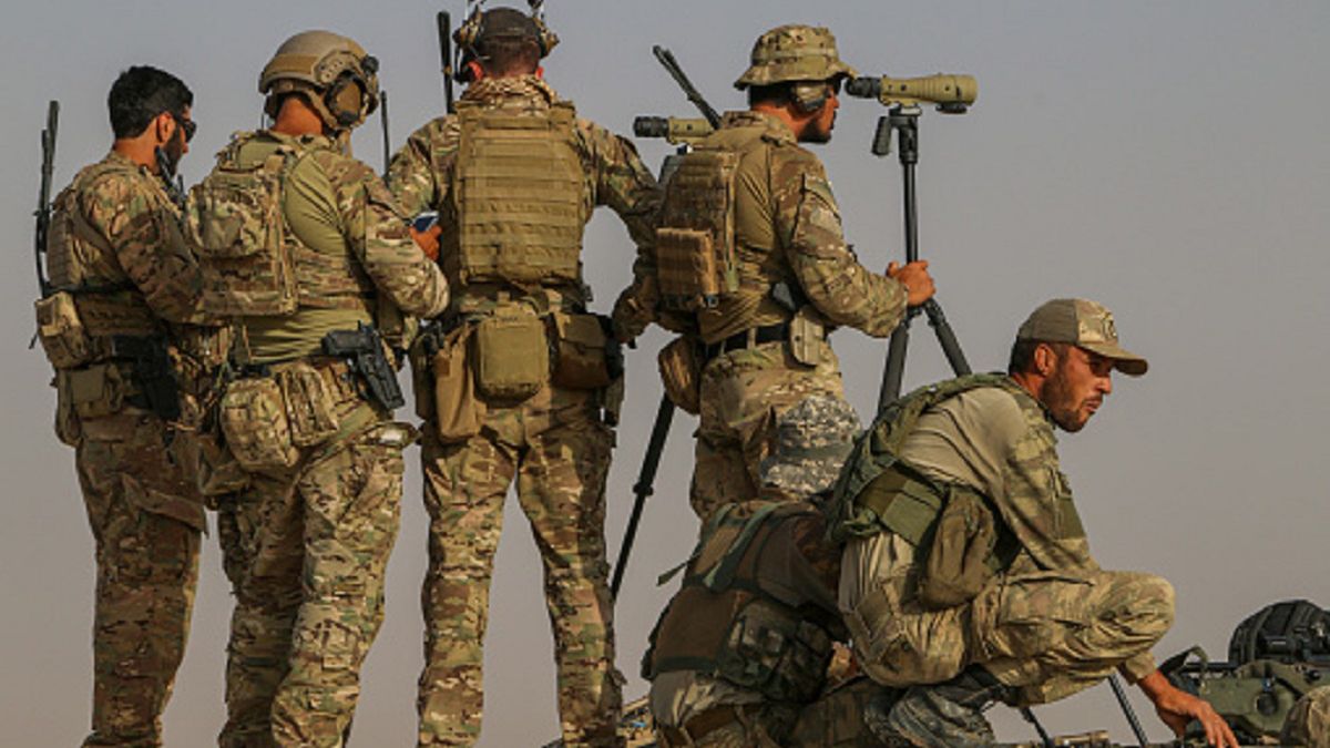 Syryjscy bojownicy - zdjęcie ilustracyjne 