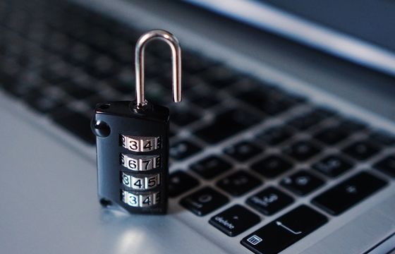Lawinowo rośnie liczba incydentów cyberbezpieczeństwa. Prawie 2 tys. zgłoszeń każdego dnia