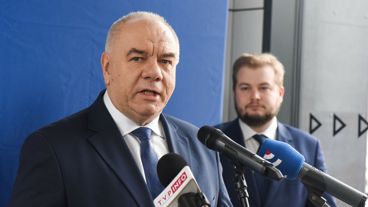 Briefing prasowy z okazji otwarcia nowego dworca kolejowego Świdnik Miasto. Na zdj. Jacek Sasin
