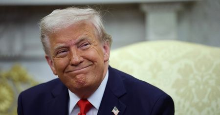 Donald Trump jako PAPIEŻ! Biały Dom udostępnił zdjęcie...