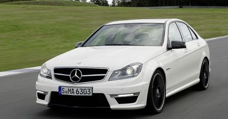 Odświeżony Mercedes C63 AMG | Sedan i kombi oficjalnie