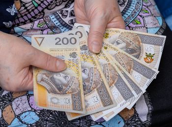 600 zł na nocleg dla emeryta. Oto warunki nowego programu