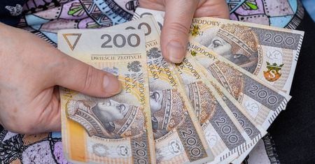 600 zł na nocleg dla seniora. Wysokość emerytury nie ma znaczenia