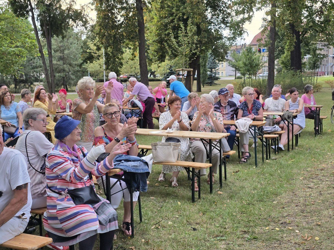 Tak balowali mieszkańcy Leszna, czyli kolejna potańcówka w Parku Heermanna ze Stowarzyszeniem Wygraj Siebie