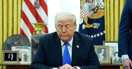 "W interesie narodowym". Trump odbiera przeciwnikom dostęp do tajnych informacji