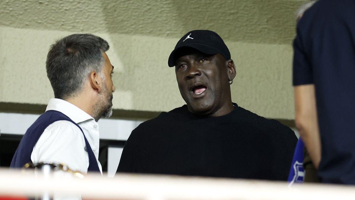 Former NBA player Michael Jordan in the stands before the UEFA Champions League match between AS Monaco and Barcelona in Monaco, 19 September 2024. EPA/SEBASTIEN NOGIER Dostawca: PAP/EPA.