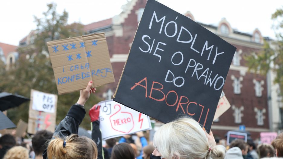 Protest przeciwko decyzji TK w Łodzi  (East News)