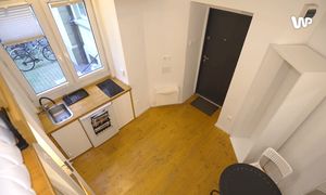 Byliśmy w najmniejszej kawalerce w Warszawie. Życie na 11 mkw.