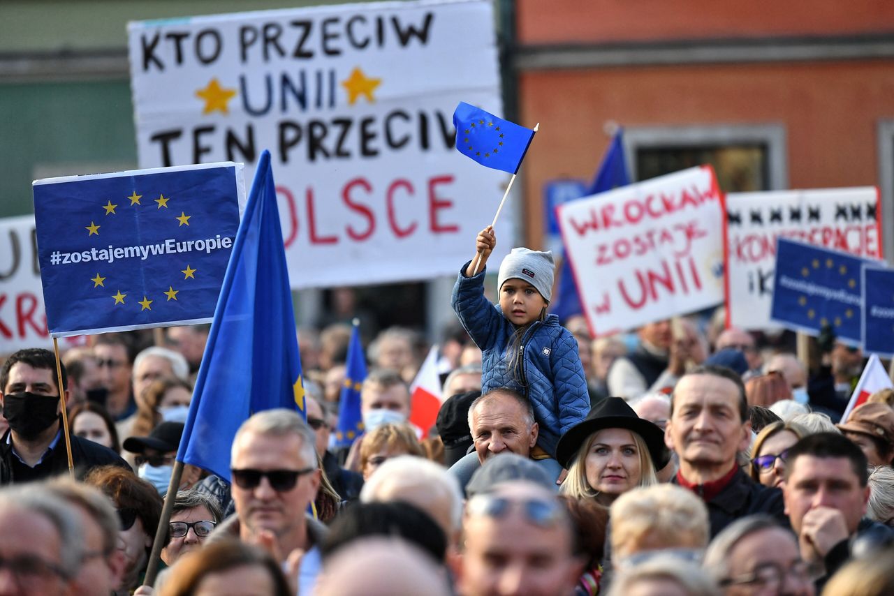 Wrocław. "Będziecie siedzieć". Emocje na proteście po wyroku trybunału