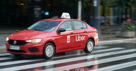 Uber idzie śladem Bolta. Przejazdy mają być nagrywane