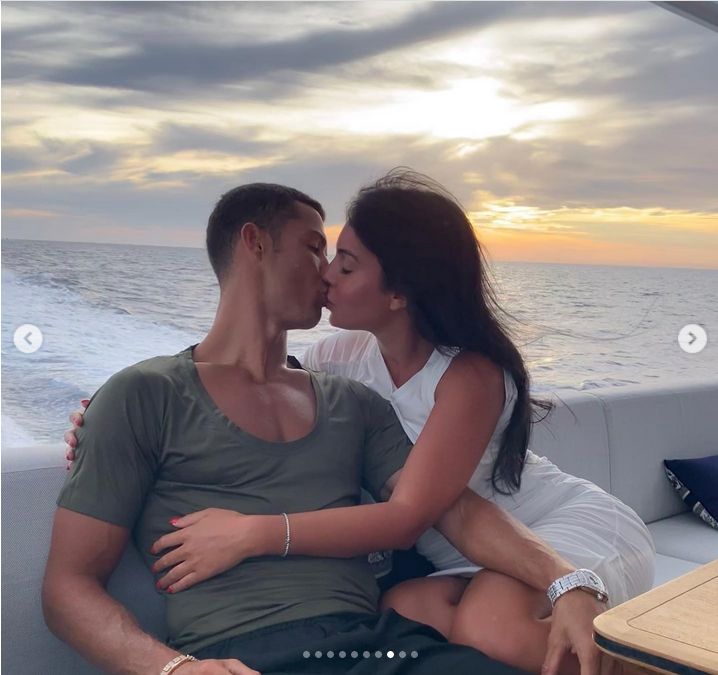 Cristiano Ronaldo i Georgina Rodriguez ucinają plotki o kryzysie, publikując romantyczne zdjęcie