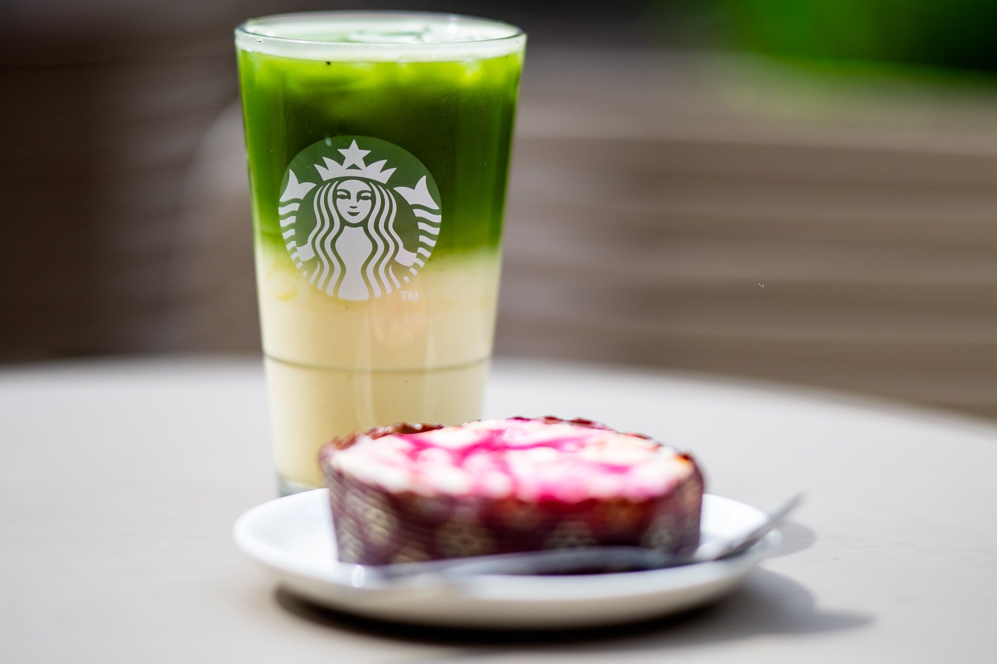 Letnie nowości zawitały do Starbucks. 