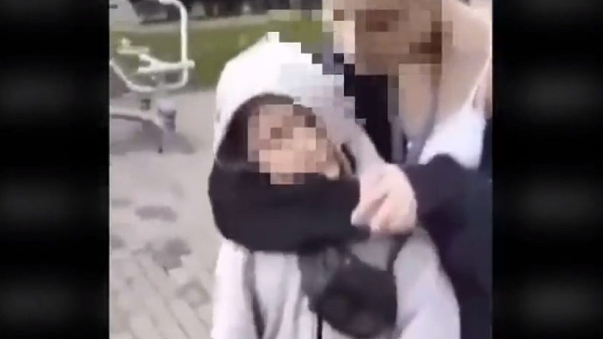 Szokujące nagrania z Chorzowa. 14-latka znęcała się nad chorym chłopcem. 